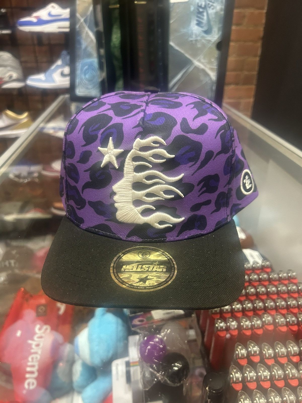 希少 海外限定 HELLSTAR OG PURPLE SNAP BACK CAP Og Logo Cap (Fitted)｜Hell Star｜キャップ