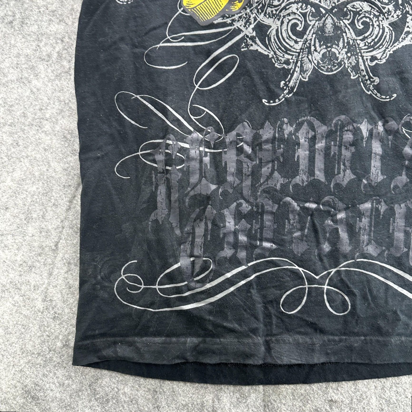 Vintage VINTAGE Hereditary Chivalry Shirt Mens L Black Yellow Lion Crest Graphic Tee Wings Adult Large Black Size US L / EU 52-54 / 3 - 5 Thumbnail