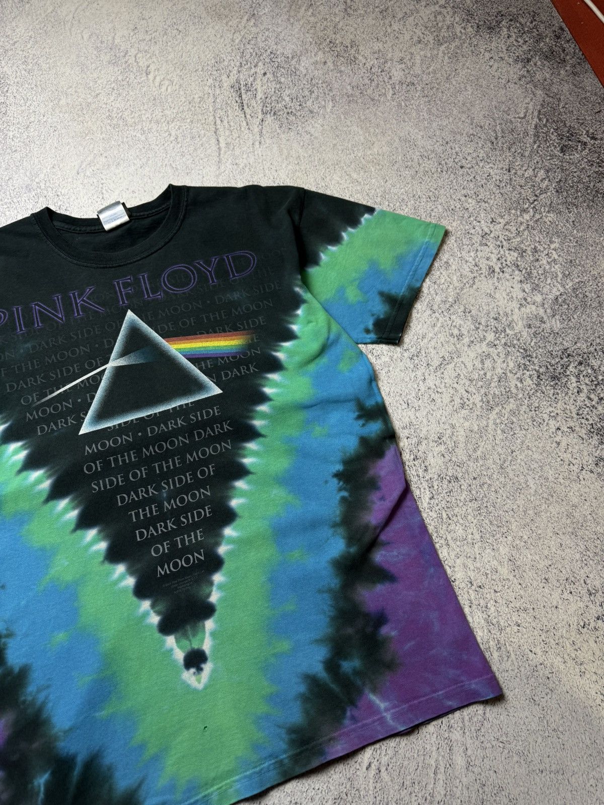 Pink Floyd Liquid Blue 2004 Pink Floyd Dark Side Of The Moon T-Shirt Size US M / EU 48-50 / 2 - 4 Thumbnail