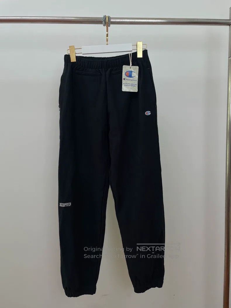 Vetements Vetements size S sport pants Size US 27 - 1 Thumbnail