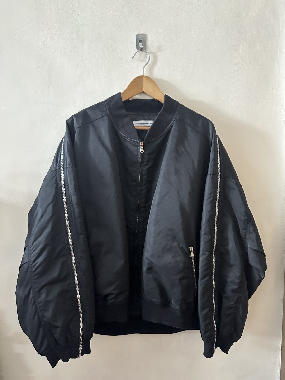 FFFPOSTALSERVICE FFFPostal Service FW22 black zip MA-1 bomber jacket Size US L / EU 52-54 / 3 - 1 Thumbnail