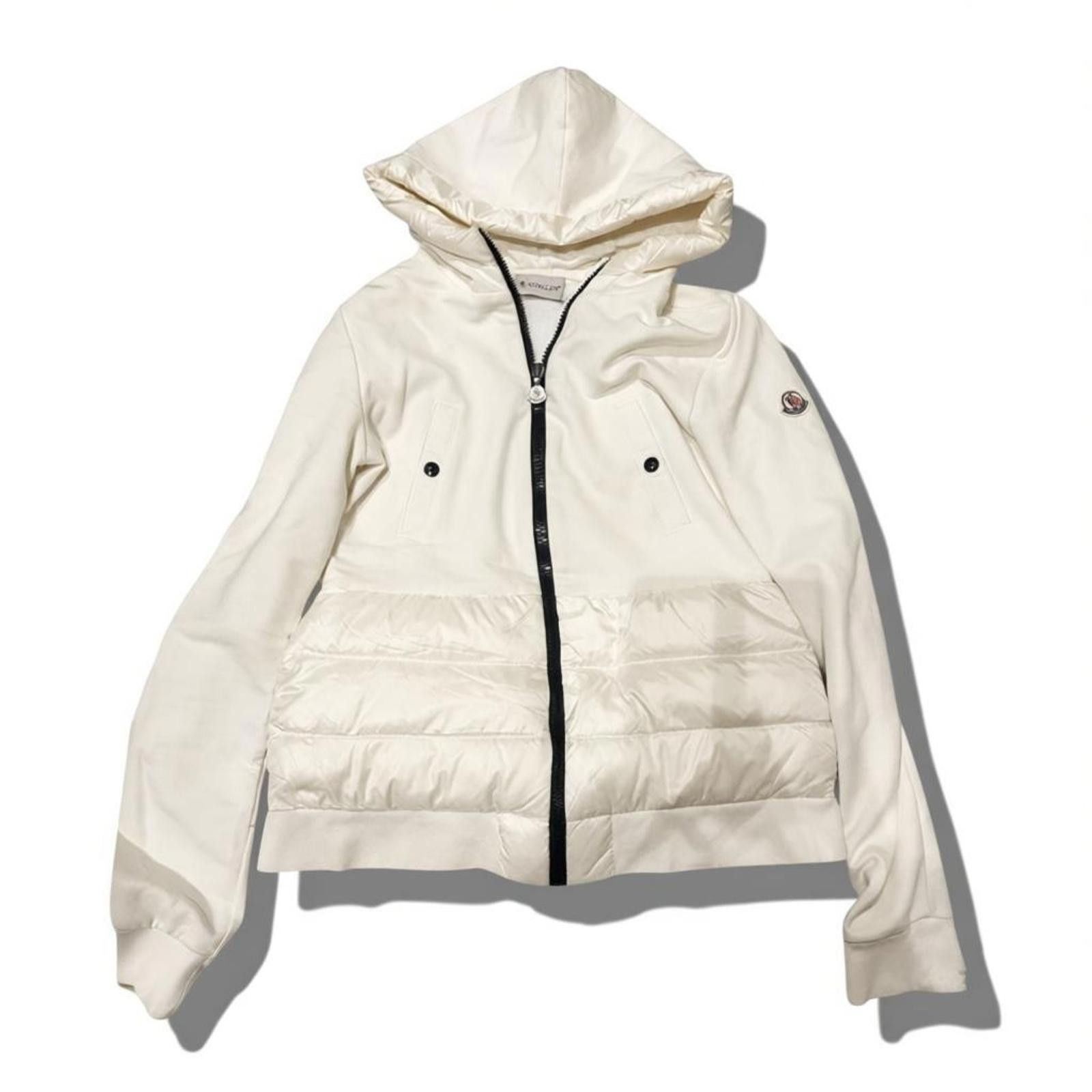 Moncler Moncler - XS White Hooded Down Jacket Size XS / US 0-2 / IT 36-38 - 1 Thumbnail