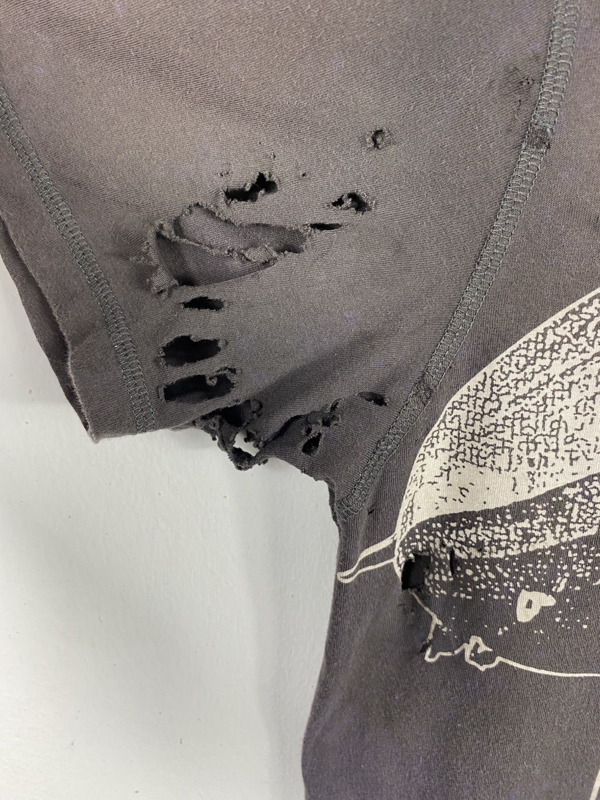 Uniqlo Distressed Uniqlo X Led Zeppelin Big Print T-Shirt Size US M / EU 48-50 / 2 - 5 Thumbnail