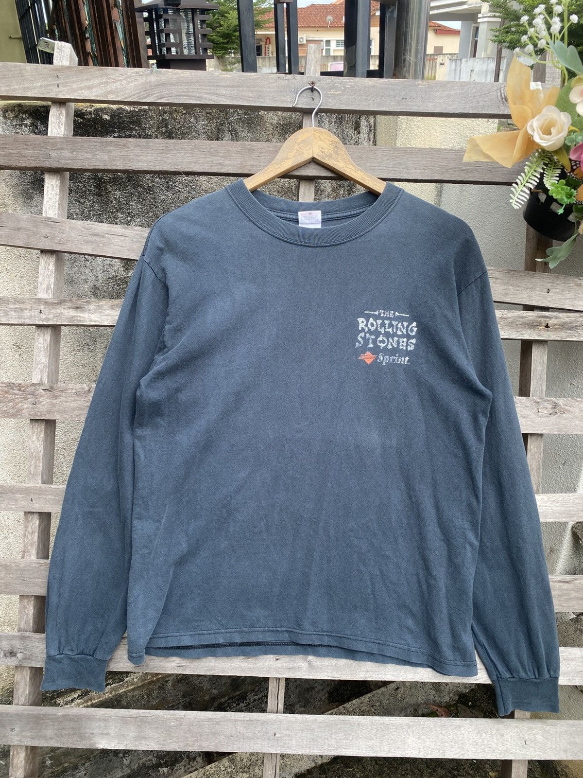 Band Tees Vintage Sunfaded Rolling Stones Long Sleeve Tshirt Size US M / EU 48-50 / 2 - 8 Thumbnail