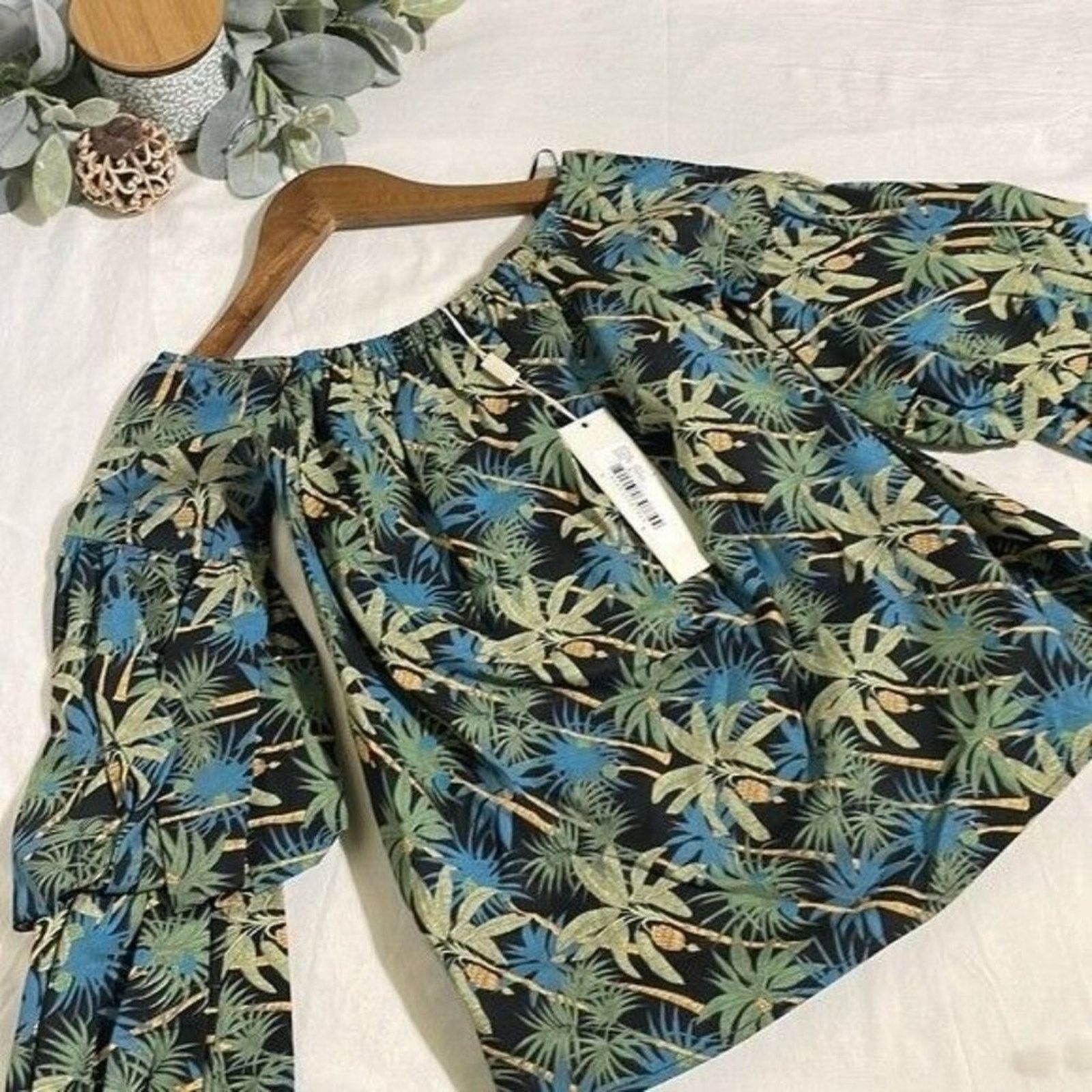 Other Anthropologie Lily Off The Shoulder Paradise Top NWT Small Size S / US 4 / IT 40 - 7 Thumbnail
