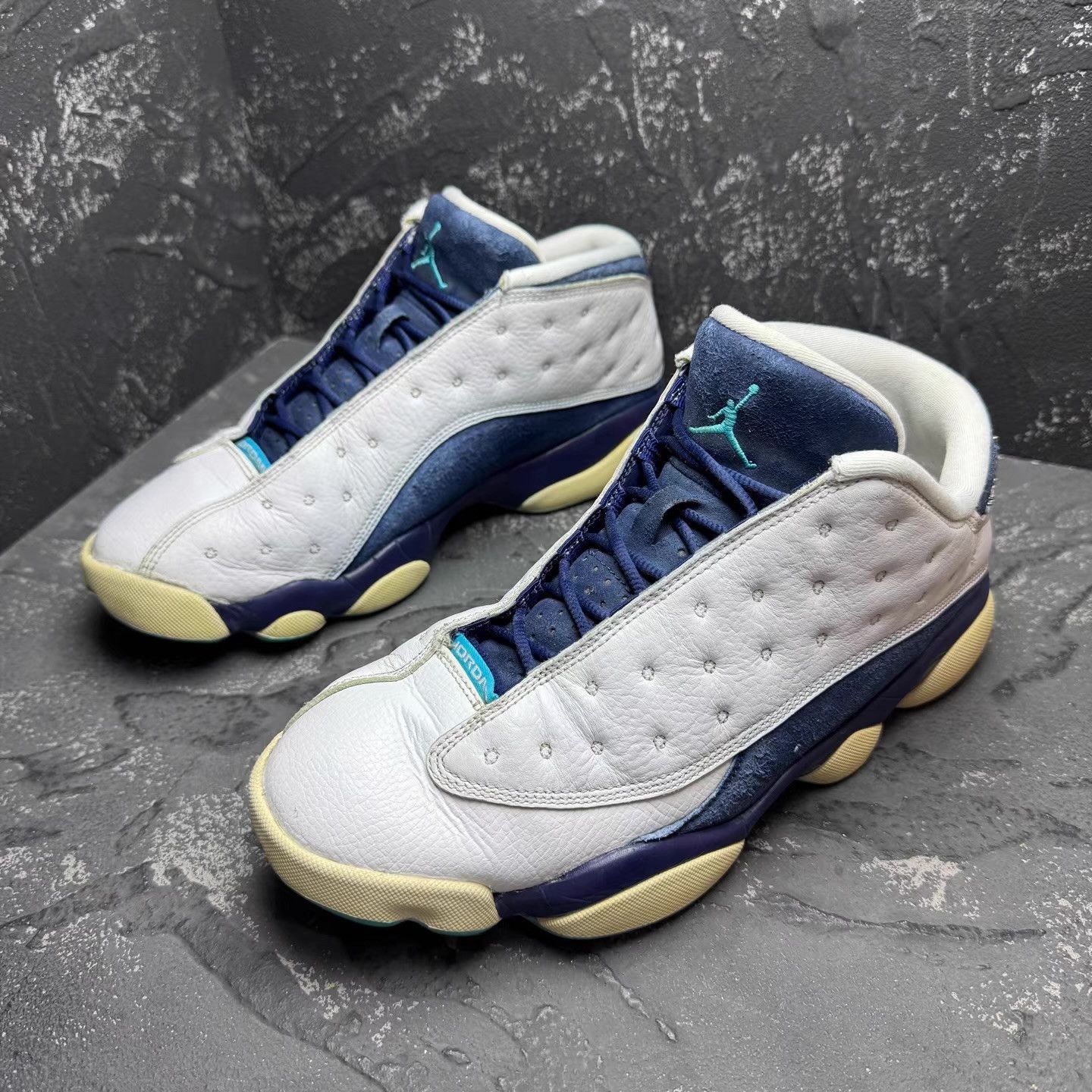 Nike Air Jordan 13 Hornets White & Blue Q10 Size US 9 / EU 42 - 1 Thumbnail