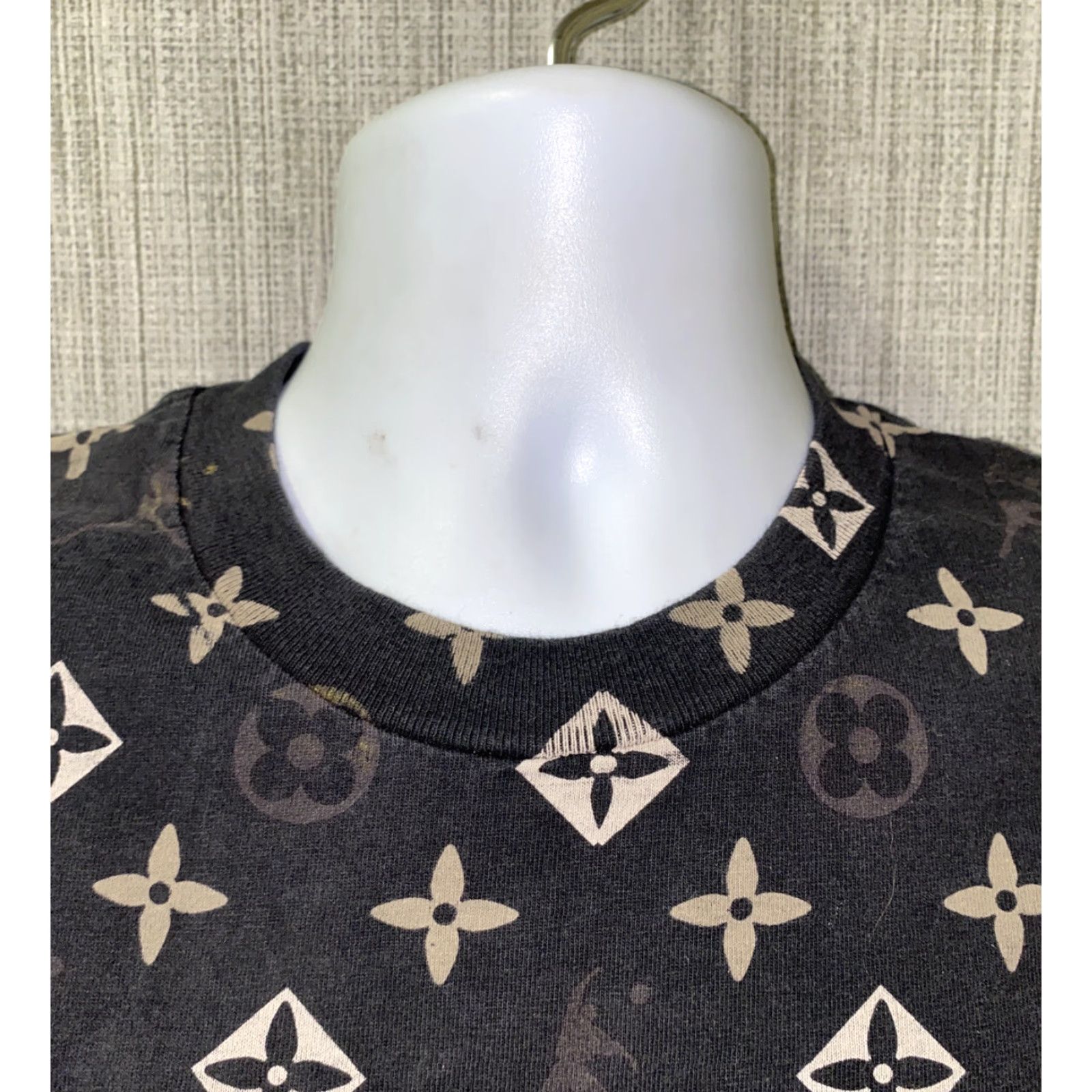 Vintage MIKE Mens Black Short Sleeve Geometric Print T-Shirt Size L Size US L / EU 52-54 / 3 - 3 Thumbnail