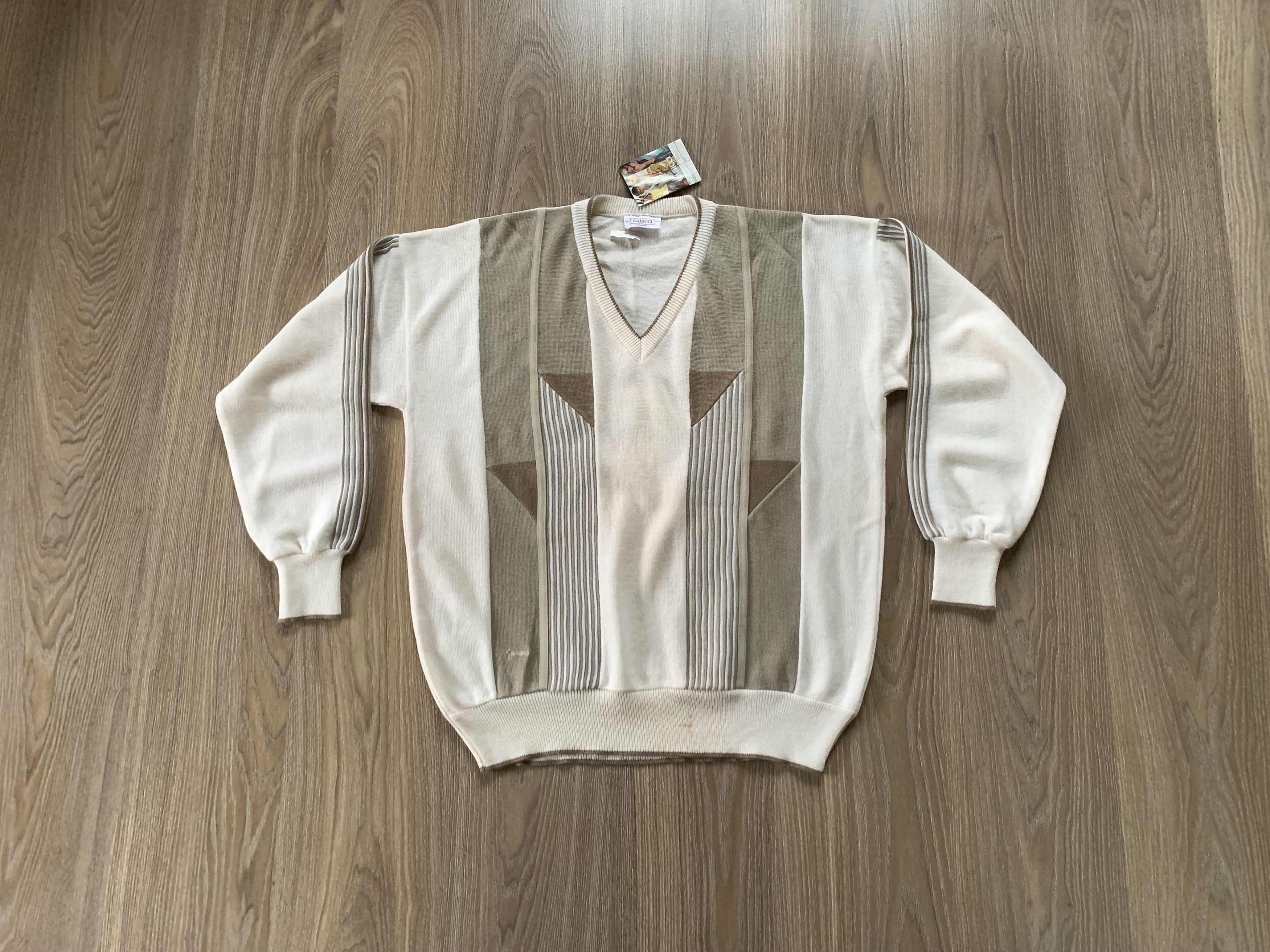 Gabicci × Vintage Vintage Gabicci V-Neck New Italian Knit Sweater Size US L / EU 52-54 / 3 - 1 Thumbnail