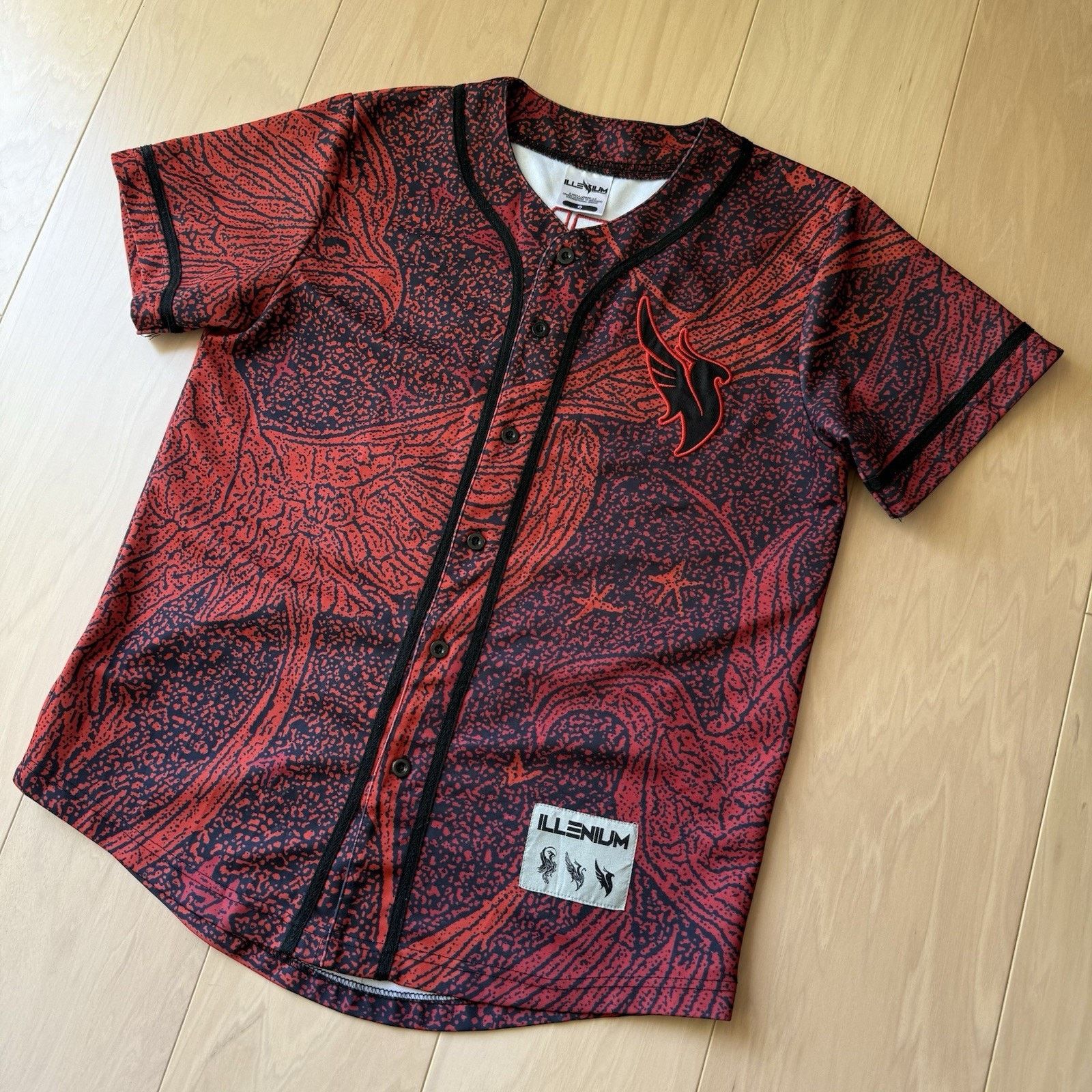 Other Illenium Jersey Medium Black Red Techno Rave Music Size US M / EU 48-50 / 2 - 7 Thumbnail