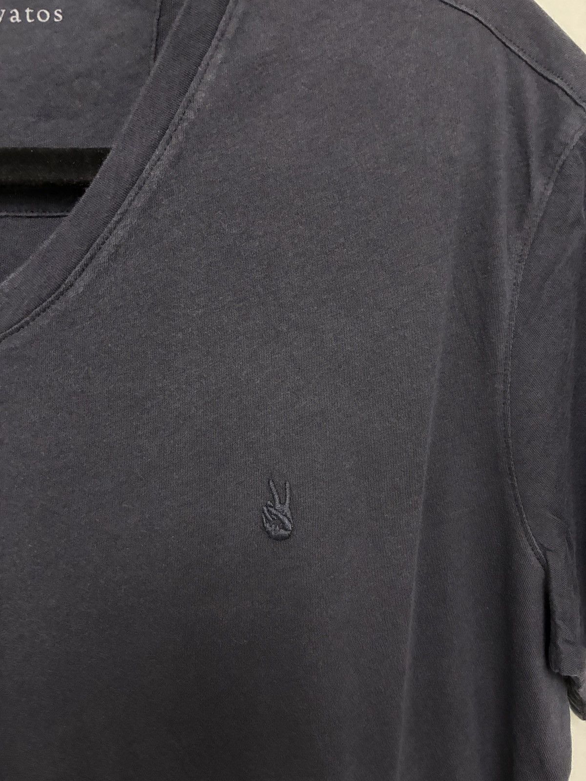 John Varvatos Navy Blue V Neck Tee Size Small Size US S / EU 44-46 / 1 - 5 Thumbnail
