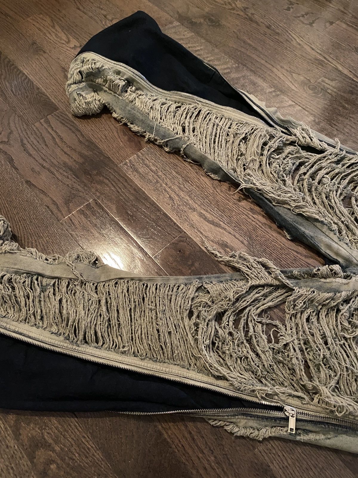 Rick Owens FW23 LUXOR RUNWAY BANANA IN 13OZ MINERA SHREDDED DENIM Size US 34 / EU 50 - 9 Thumbnail