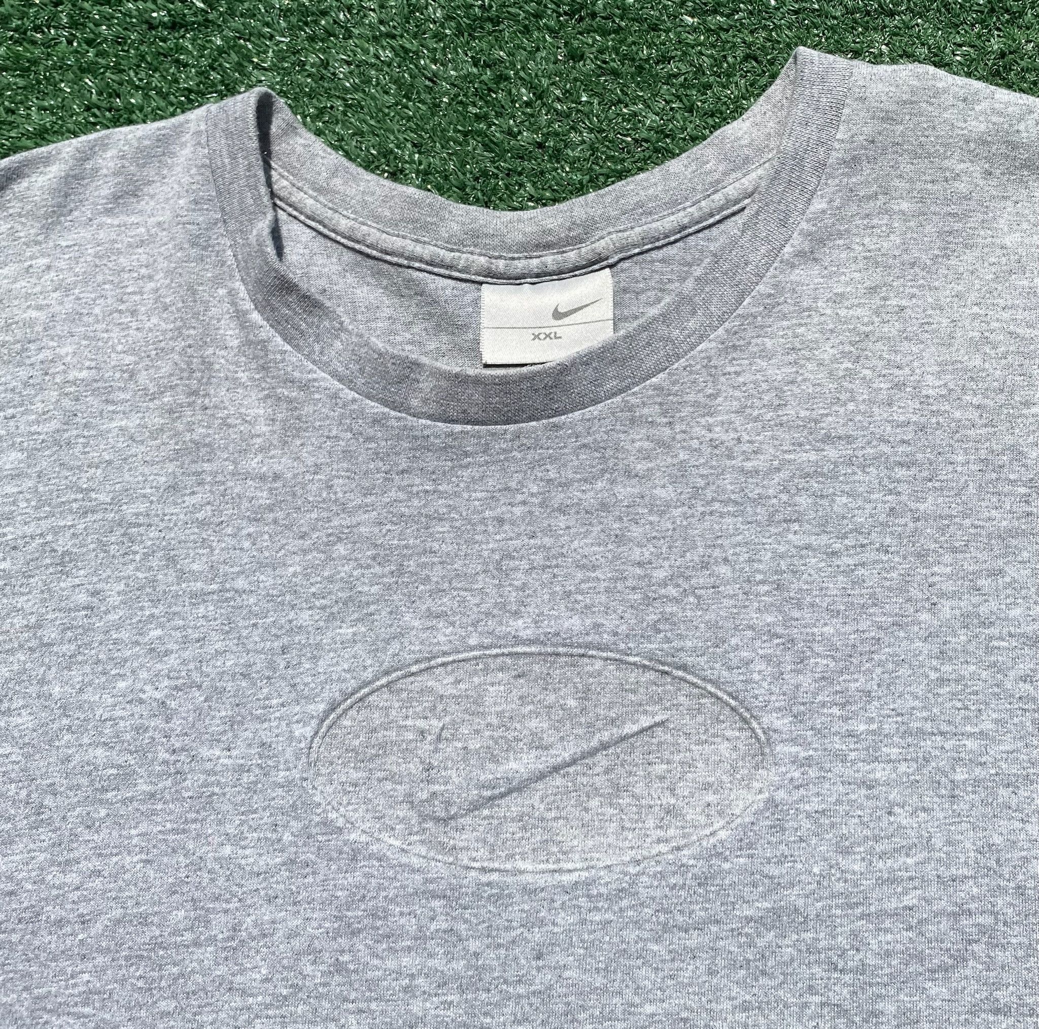 Nike 90’s Nike 3D Raised Center Swoosh Logo Grey Tag T-Shirt 2XL Size US XXL / EU 58 / 5 - 2 Thumbnail