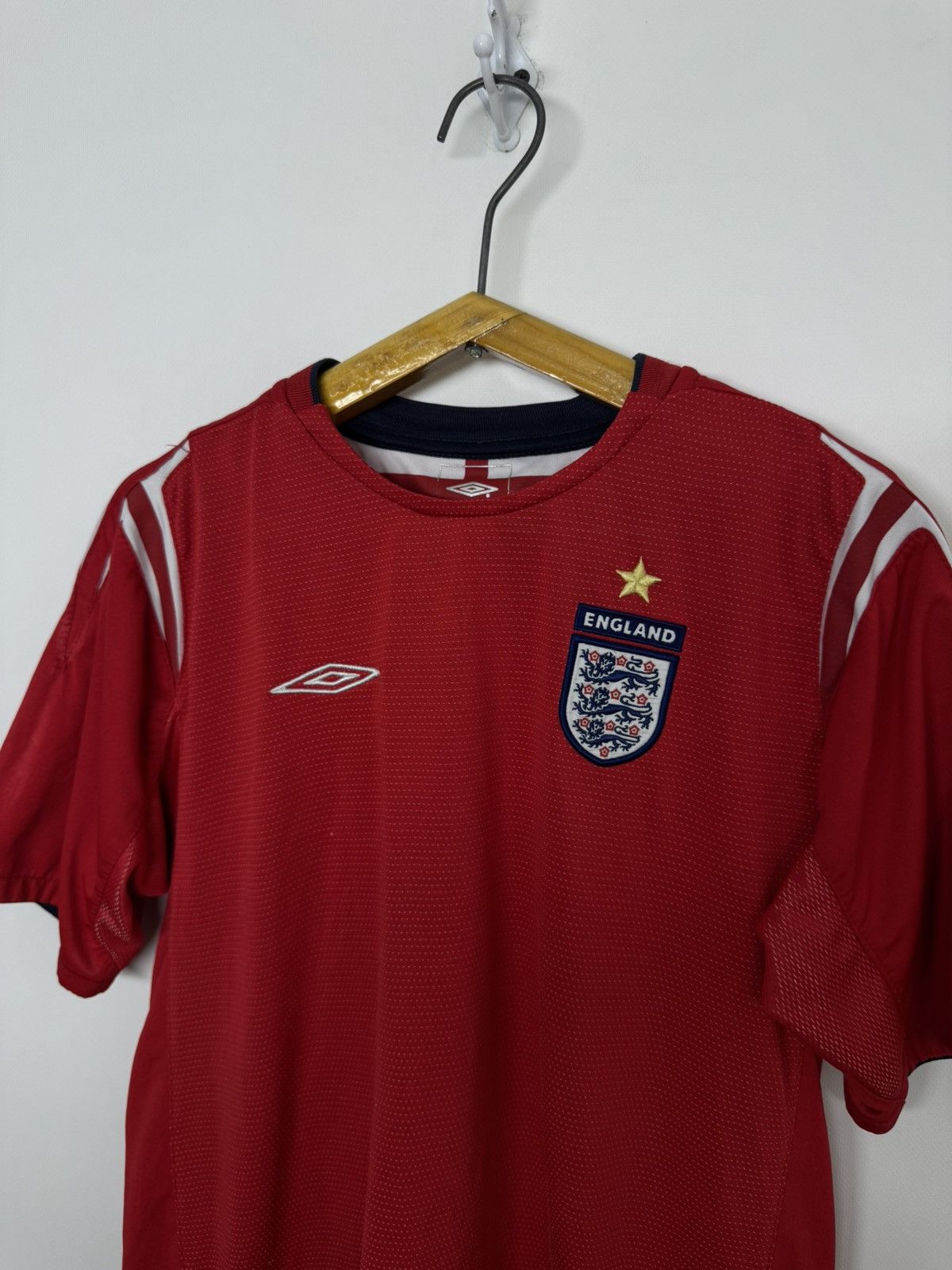 Umbro Vintage England football shirt 2004 Jersey Umbro Soccer Size US S / EU 44-46 / 1 - 6 Thumbnail