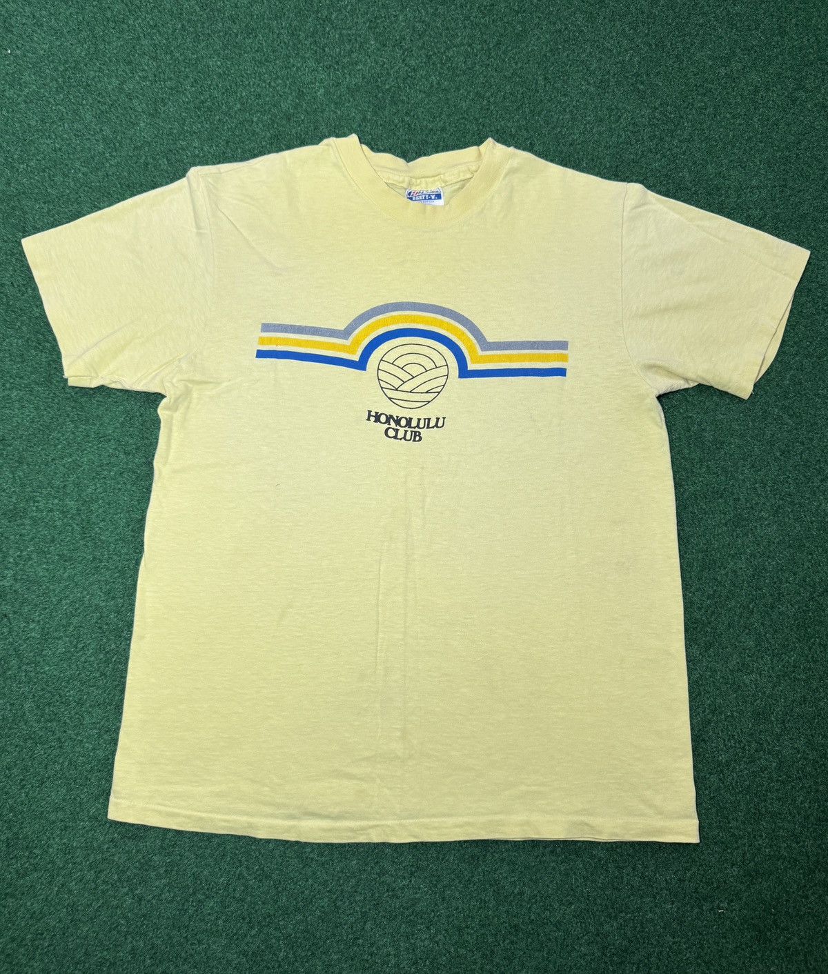 Hanes Vintage 80s 90s Honolulu Club Hawaii Surf Surfer T Shirt Size US L / EU 52-54 / 3 - 1 Thumbnail