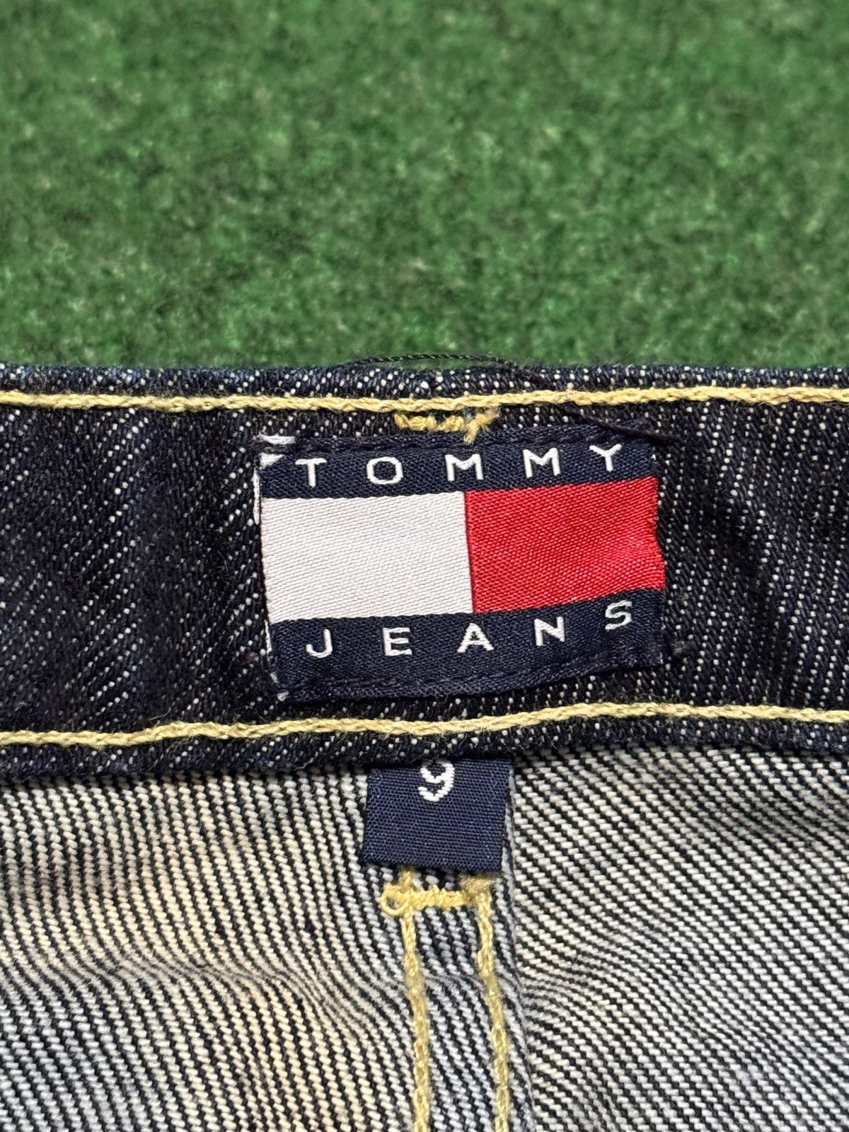 Tommy Hilfiger Y2K Tommy Hilifiger Flare Bootcut Womens 9 32x32 Jeans Size 32" / US 10 / IT 46 - 4 Thumbnail