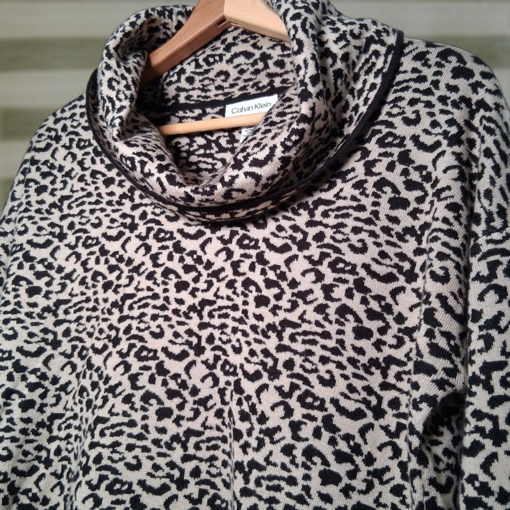Calvin Klein Calvin Klein Sweater Women Small Cat Animal Cheetah Leopard Funnel Neck Knit Size S / US 4 / IT 40 - 1 Thumbnail