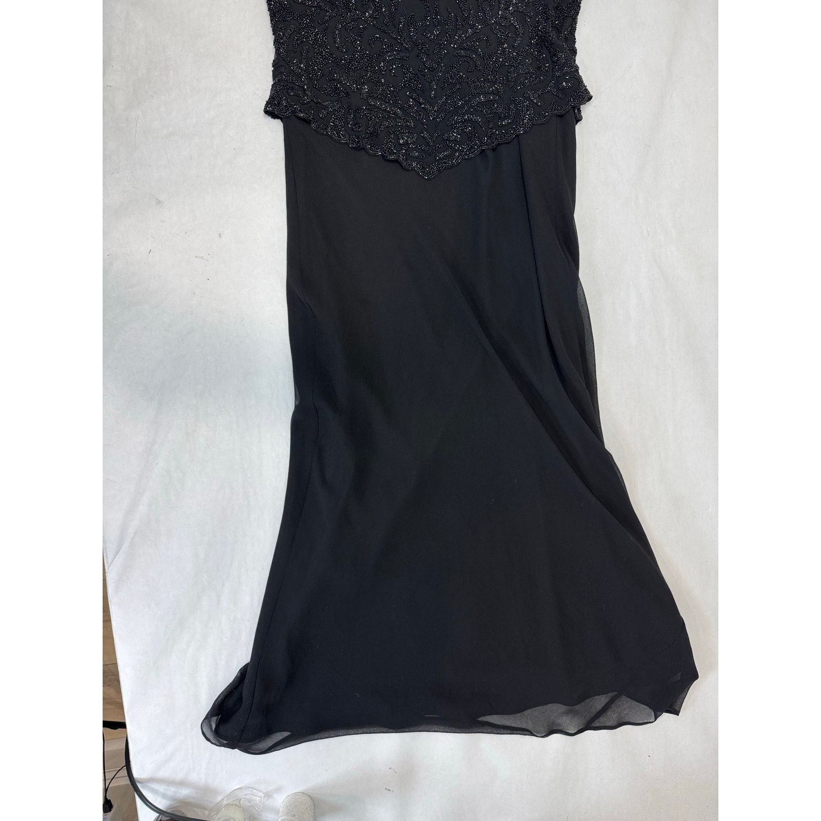Other Jkara Beaded Gown Long Mother-of-the-Bride Dress Size 12 Size XL / US 12-14 / IT 48-50 - 9 Thumbnail