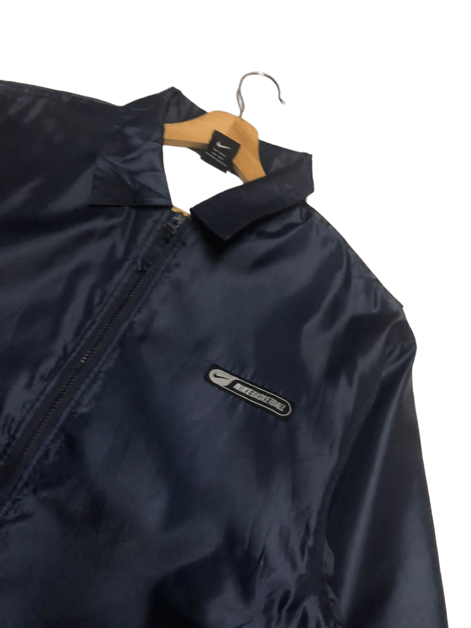 Nike Vintage Nike Basketball Windbreaker Jacket Size US L / EU 52-54 / 3 - 12 Thumbnail