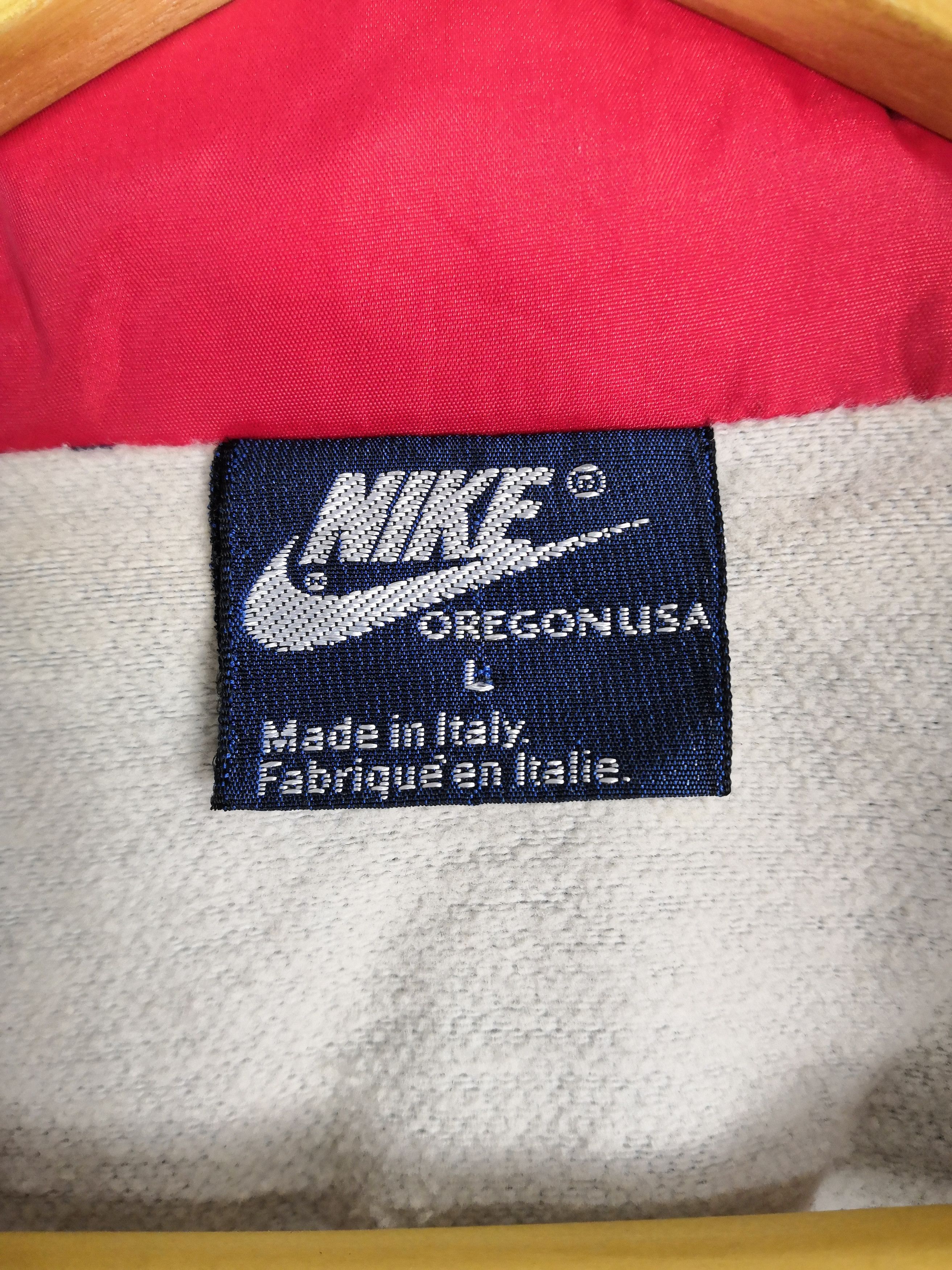 Nike Vintage 90s Nike Puffer Hoodie Jacket Made In Italy Size US L / EU 52-54 / 3 - 6 Thumbnail