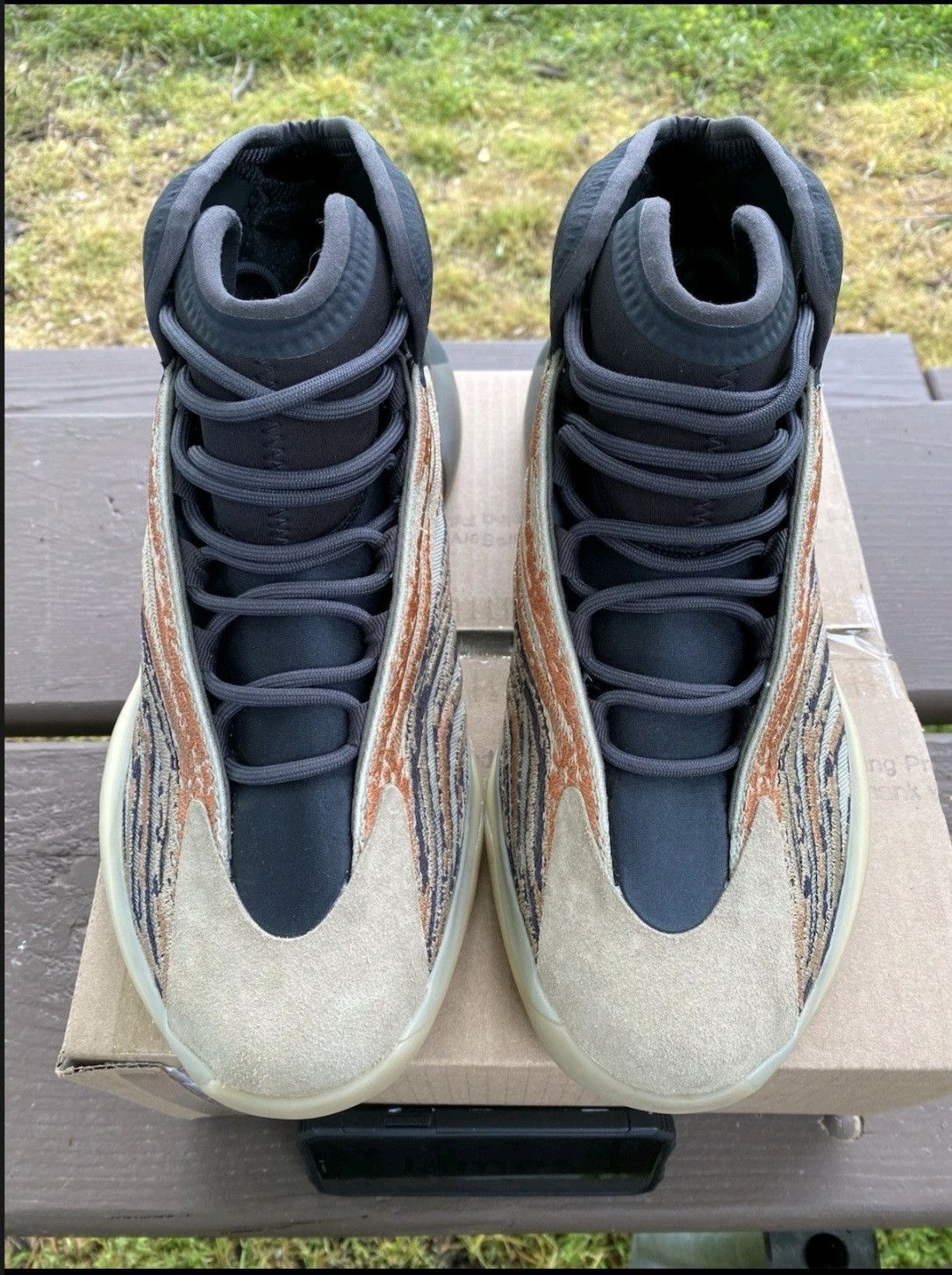 Adidas Adidas Yeezy Quantum Flash Orange GW5314 Size 12.5 Men Size US 12.5 / EU 45-46 - 2 Thumbnail