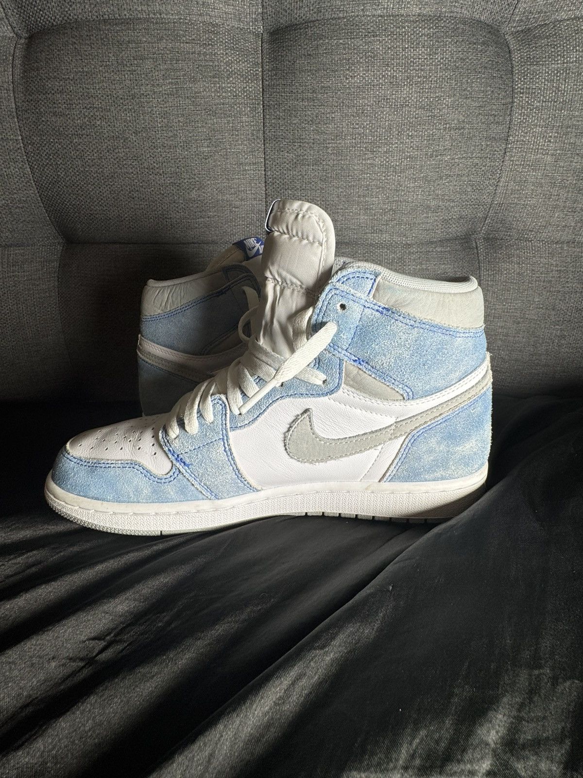 Jordan Brand Nike Air Jordan 1 Retro High OG Hyper Royal Size US 9.5 / EU 42-43 - 5 Thumbnail