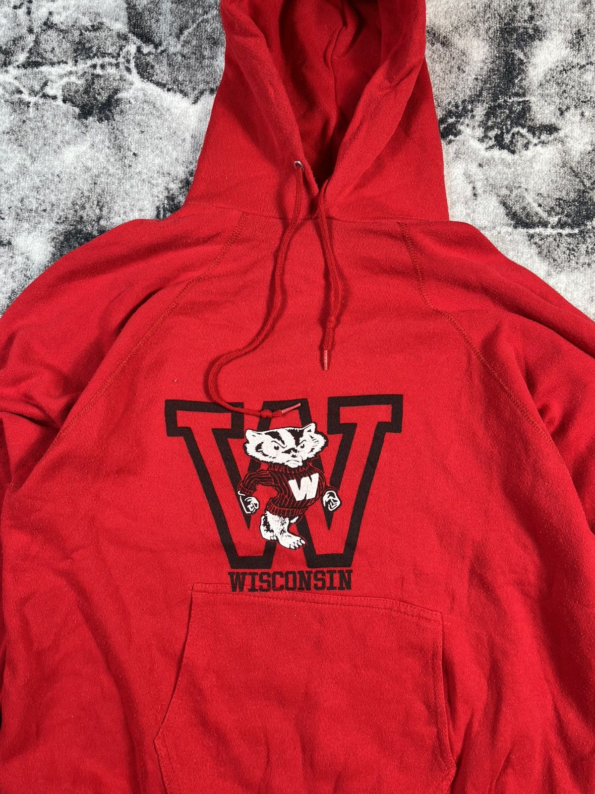 Vintage Vintage Wisconsin Badgers Hoodie USA Red XL Size US XL / EU 56 / 4 - 4 Thumbnail