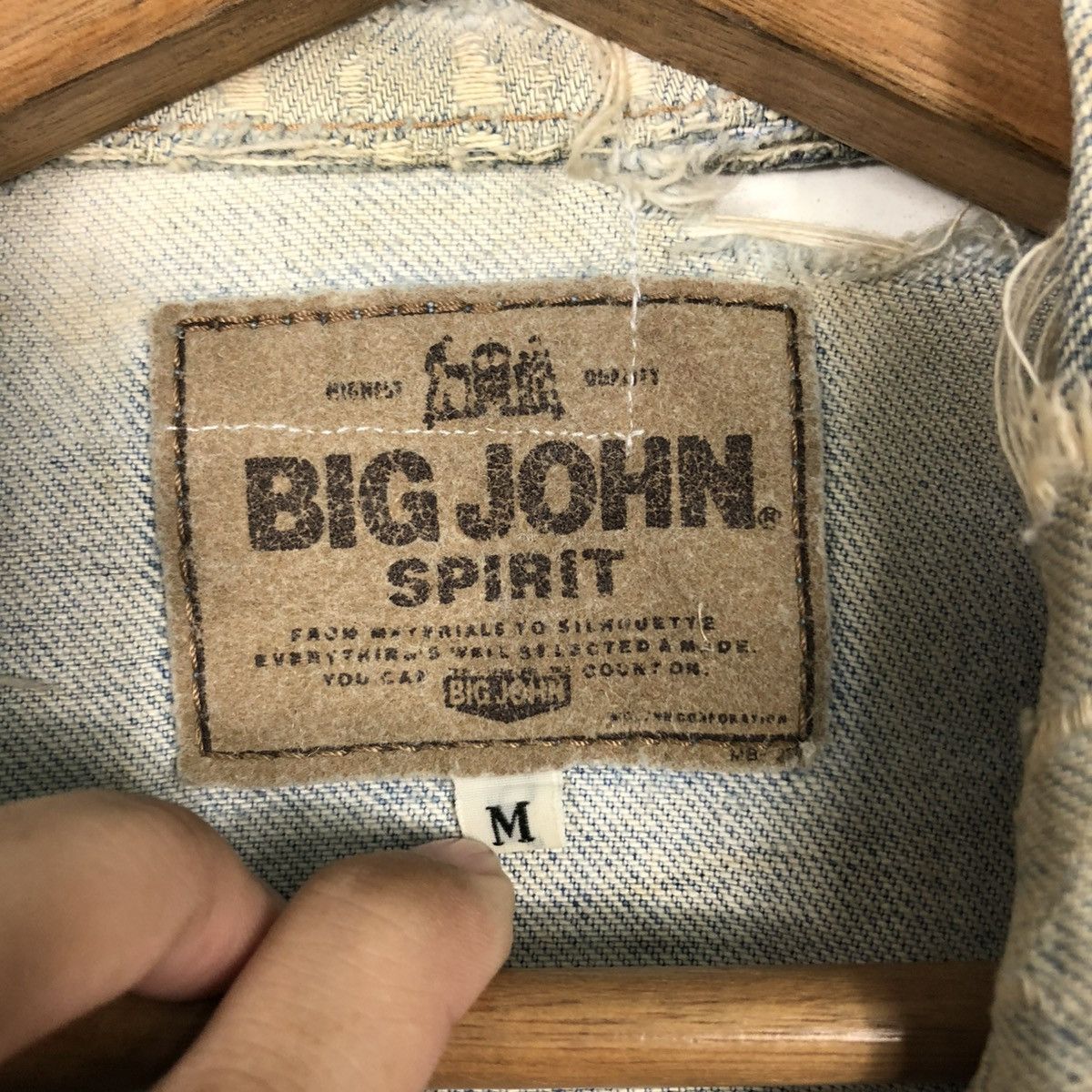 Japanese Brand 🔥DISTRESSED DENIM TANK TOP SLEEVELESS BIG JOHN USA PATCHES Size US M / EU 48-50 / 2 - 24 Thumbnail