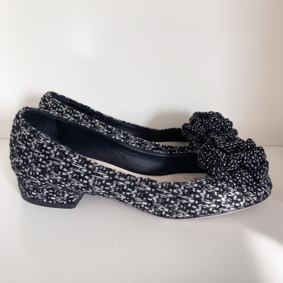 Chanel Tweed camellia toe ballerinas with small heel Size US 6.5 / IT 36.5 - 1 Thumbnail