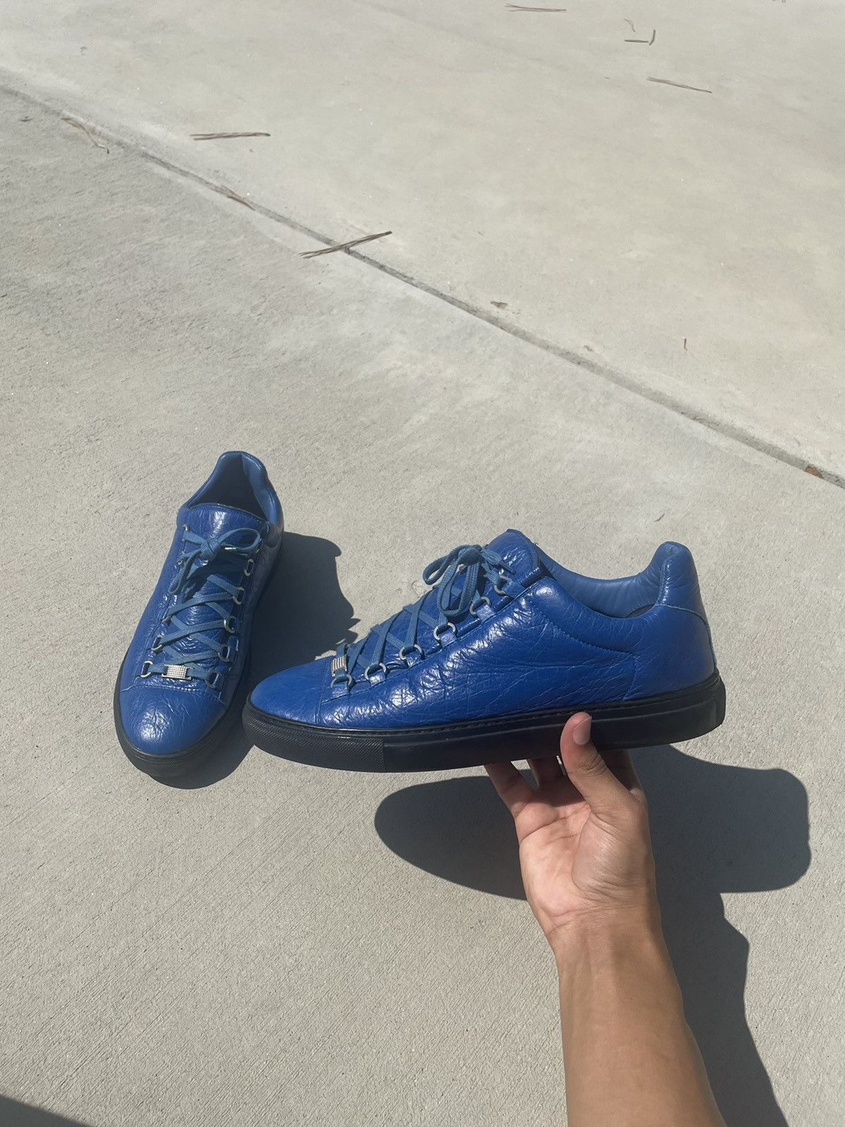 Balenciaga arena low navy hotsell