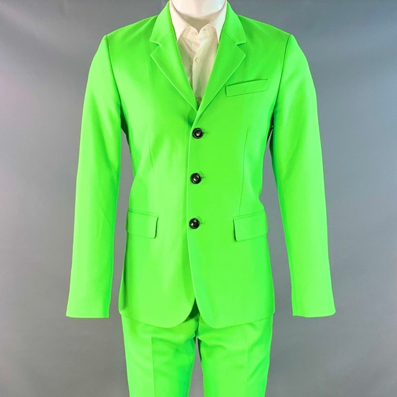 AMI Size 36 Neon Green Wool Blend Twill Notch Lapel Suit Size 36R - 1 Thumbnail