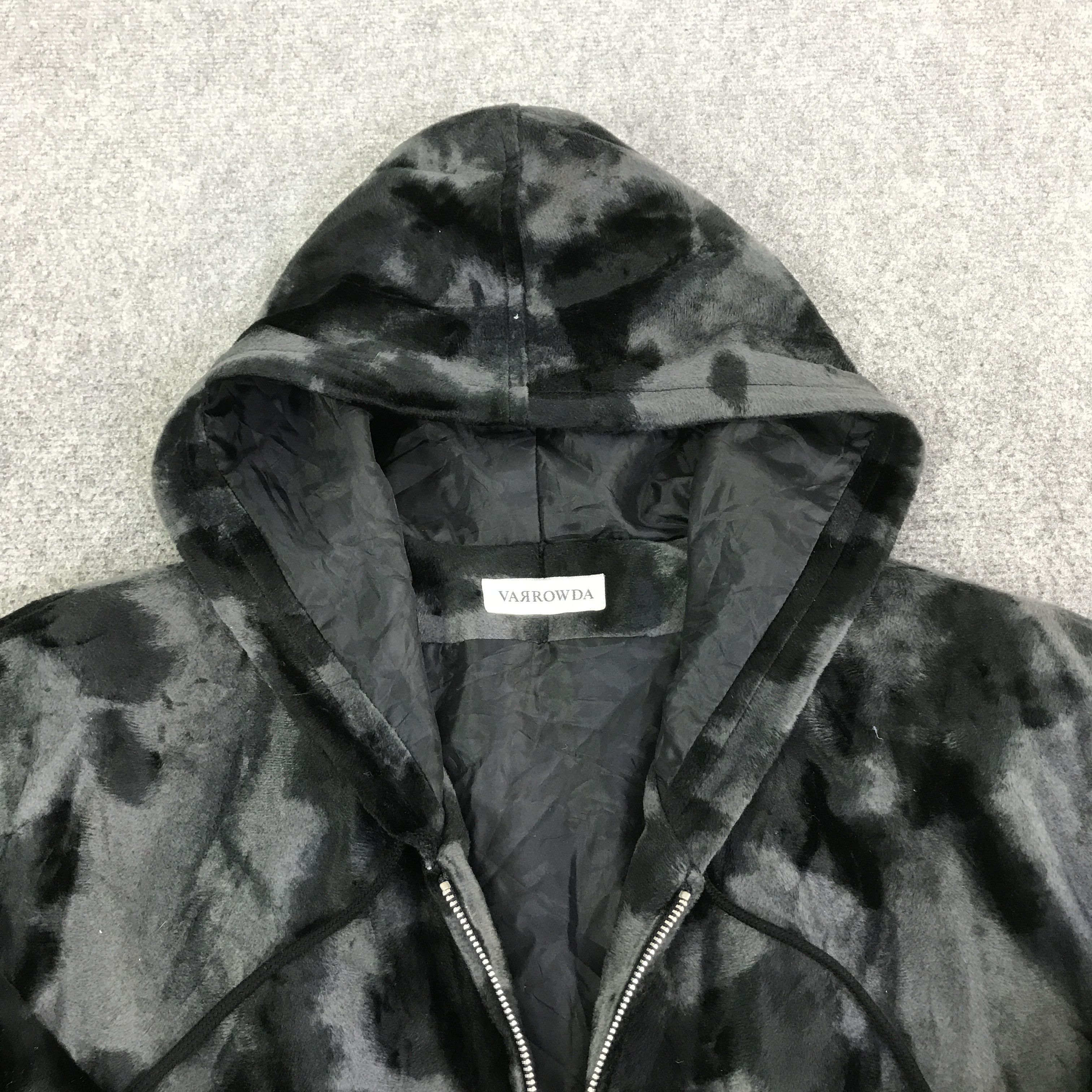 Japanese Brand VAROWDA BLACK DESIGN HOODIE WOMAN JACKET K123B3 Size US M / EU 48-50 / 2 - 8 Thumbnail