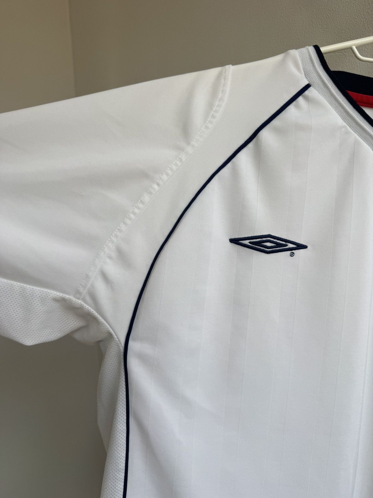 Umbro ENGLAND 2001 2002 2003 HOME FOOTBALL SHIRT SOCCER JERSEY Size US XL / EU 56 / 4 - 4 Thumbnail