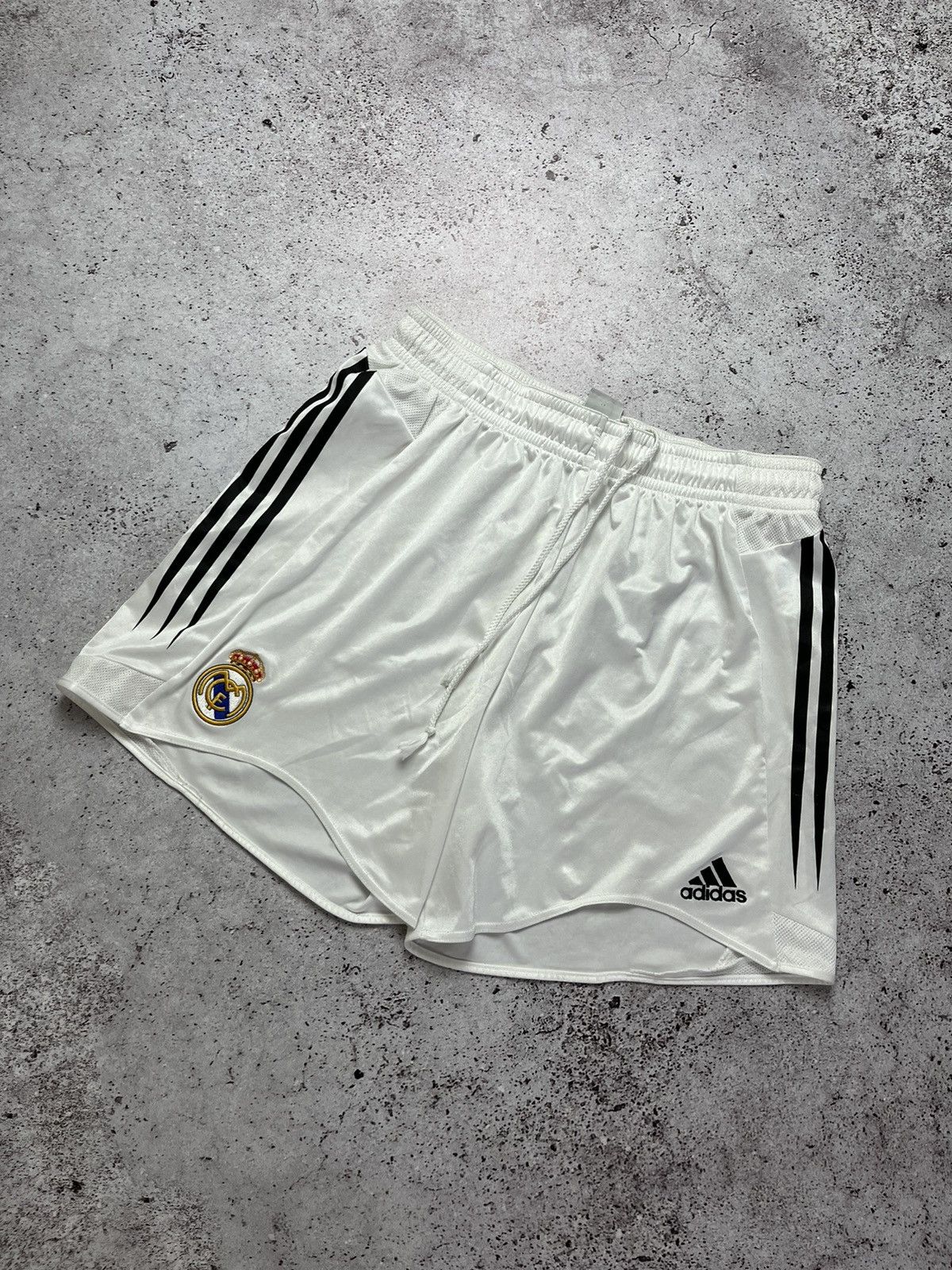 Adidas ⚽️👑Vintage Real Madrid Adidas Shorts Soccer Shorts Size US 34 / EU 50 - 1 Thumbnail