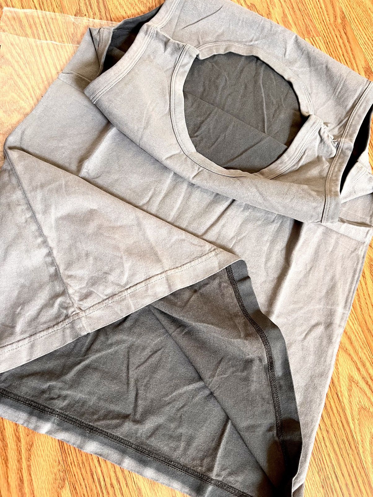 Kanye West YZY GAP TANK TOP — SZ M POETIC GREY YEEZY 🤍🌫️ READY TO SHIP Size US M / EU 48-50 / 2 - 5 Thumbnail