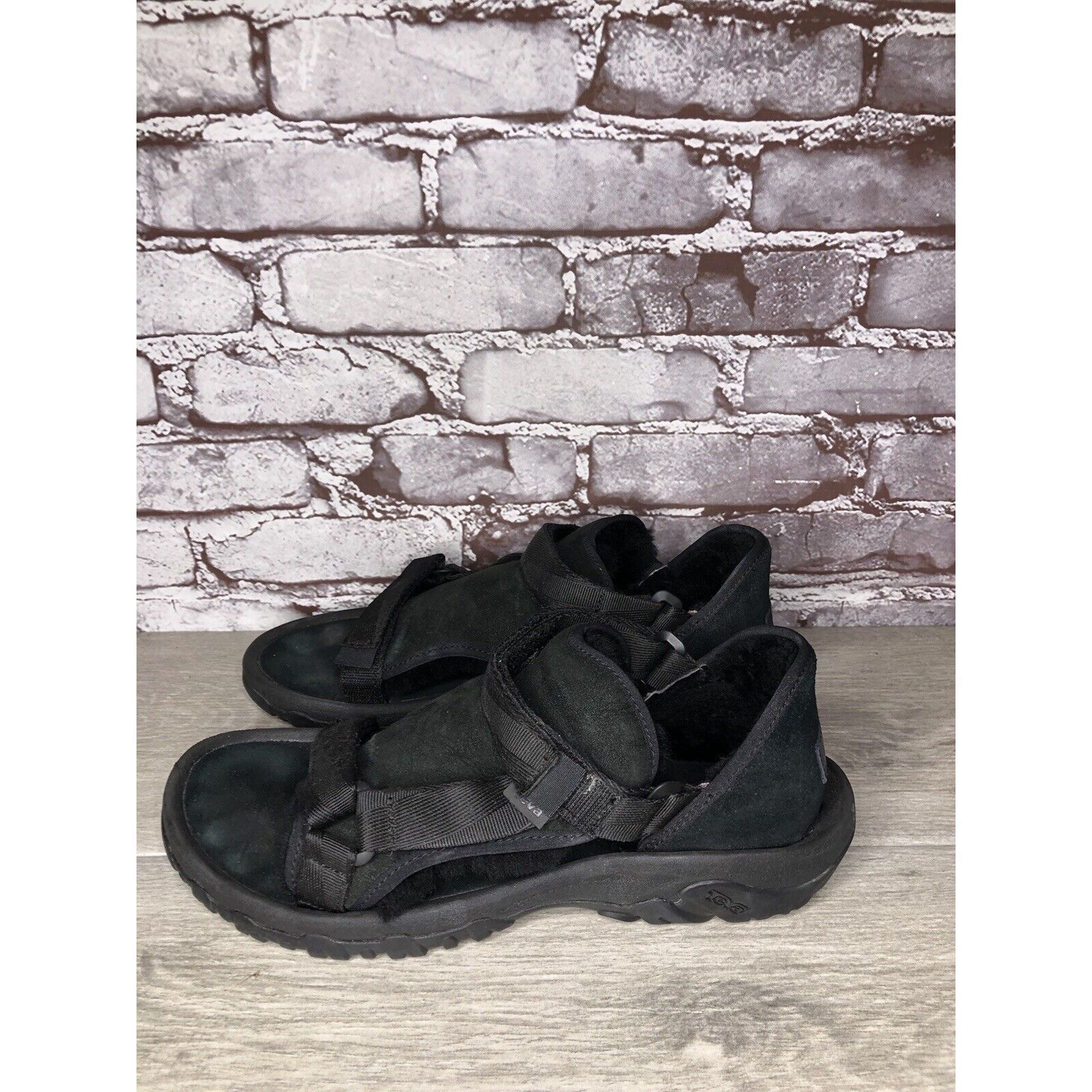 Ugg TEVA UGG COLLAB Black SHEEPSKIN Suede Strappy Outdoor Sandal Size US 10 / EU 43 - 13 Thumbnail