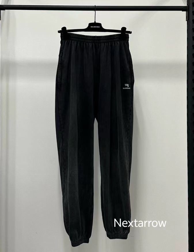 Balenciaga BALENCIAGA FW21 Sporty B Embroidered Logo Was 2412-Nextarrow Size US 36 / EU 52 - 1 Thumbnail