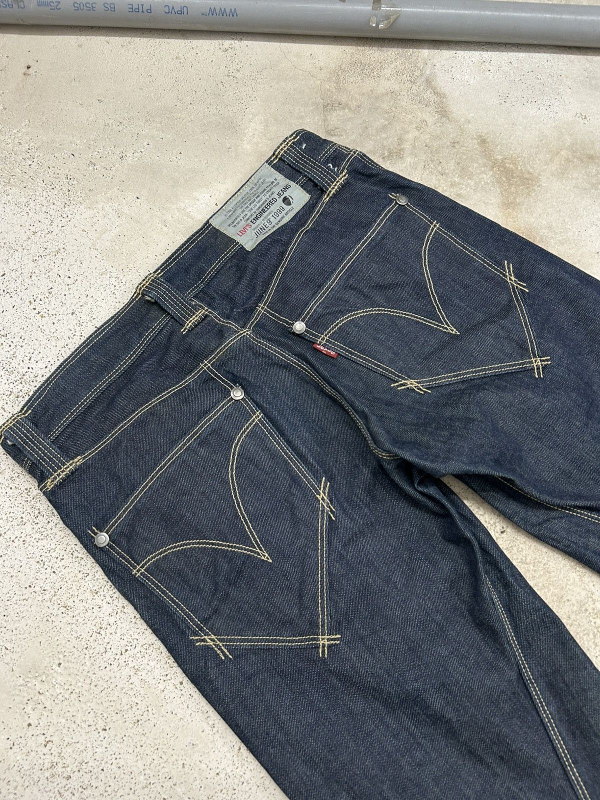 Levi's 90s Levis Engineered Jeans Ripped Jeans Indigo Colour Size US 29 - 12 Thumbnail