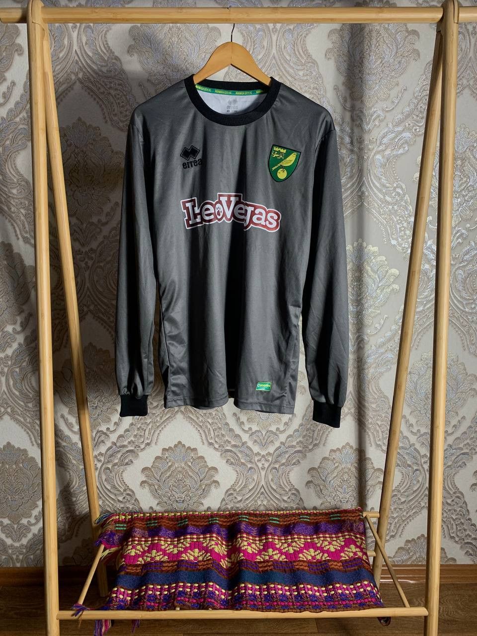 Errea Vintage Ereea FC Norwich City England Soccer Jersey Y2K 90s Size US XL / EU 56 / 4 - 1 Thumbnail