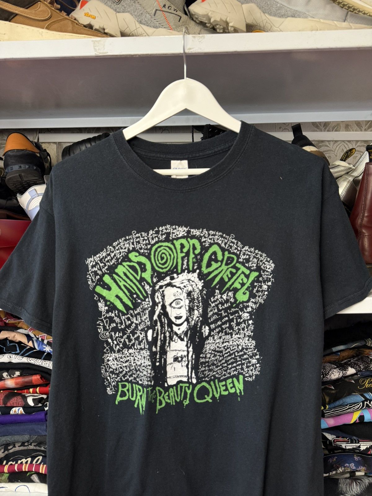 Band Tees Vintage Hands Off Gretel Burn the Beruty Qveen T-shirt Size US L / EU 52-54 / 3 - 16 Thumbnail