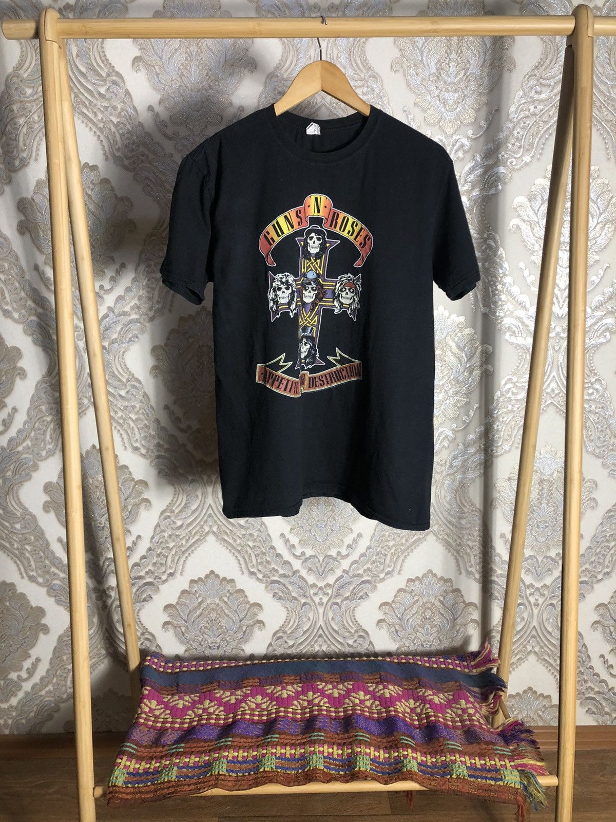 Band Tees VERY RARE GUNS N ROSES WORLD TOUR ROCK T-SHIRT RETRO Y2K 90s Size US L / EU 52-54 / 3 - 1 Thumbnail
