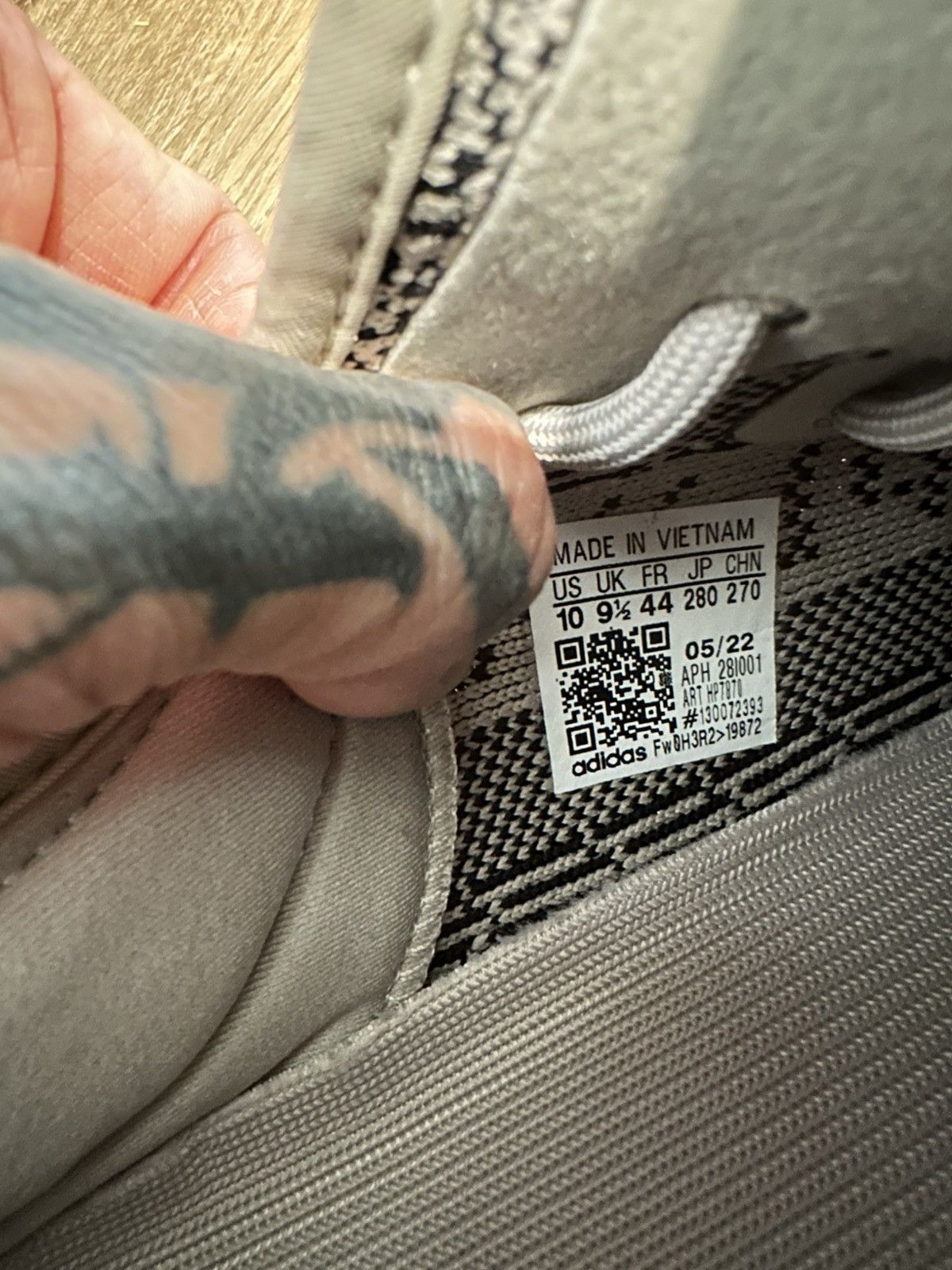 Adidas × Yeezy Yeezys Size US 10 / EU 43 - 9 Thumbnail