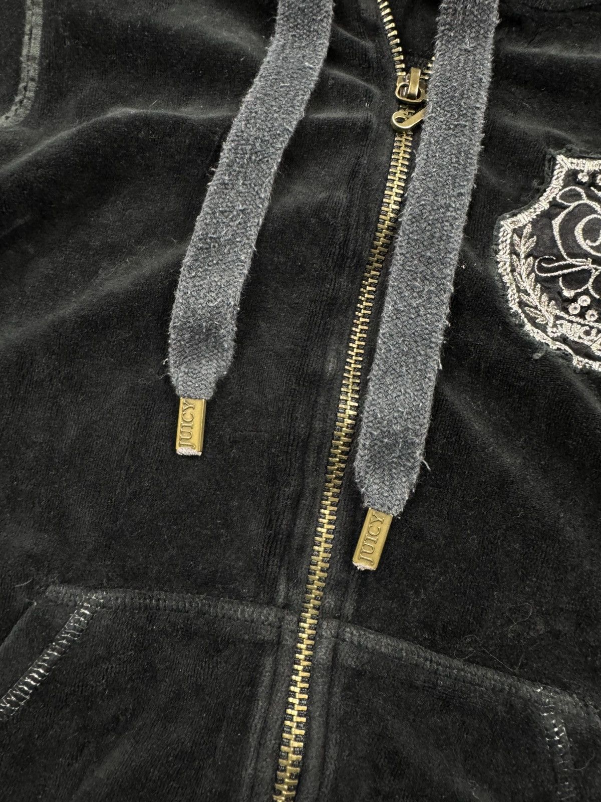 Japanese Brand 🖤00’s Juicy Couture Velour Zip Hoodie Vintage Y2K Size L / US 10 / IT 46 - 3 Thumbnail