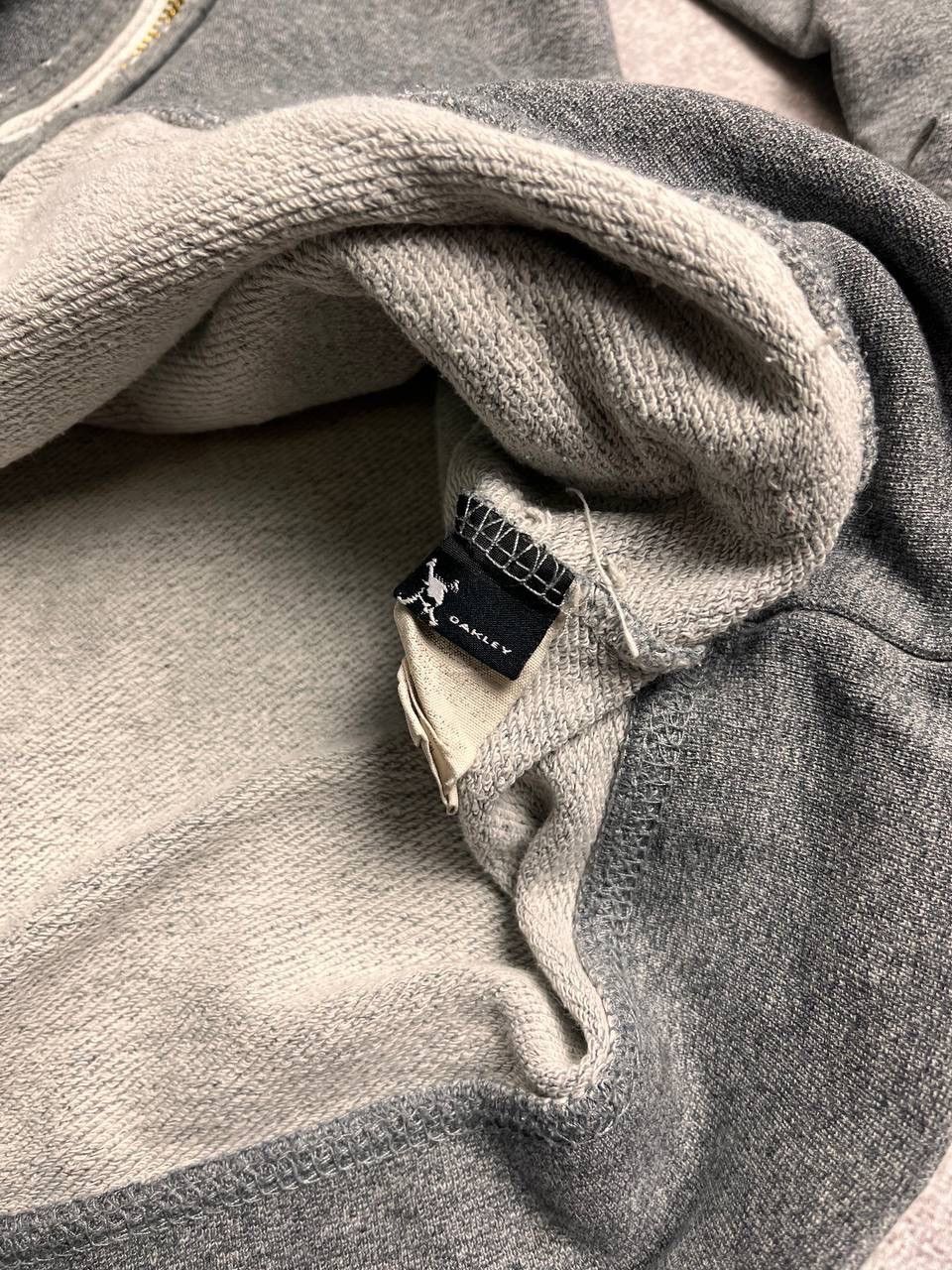 Oakley × Vintage Vintage Oakley Boxy Archival Zip Hoodie L Size US L / EU 52-54 / 3 - 7 Thumbnail