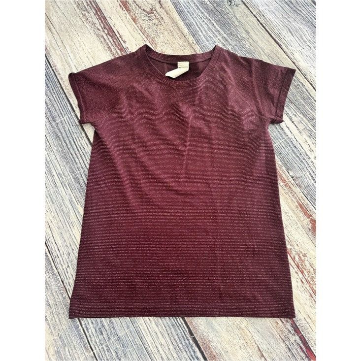 Athleta Athleta Women's Short Sleeve Crewneck Tee in Burgundy with M Size L / US 10 / IT 46 - 2 Thumbnail