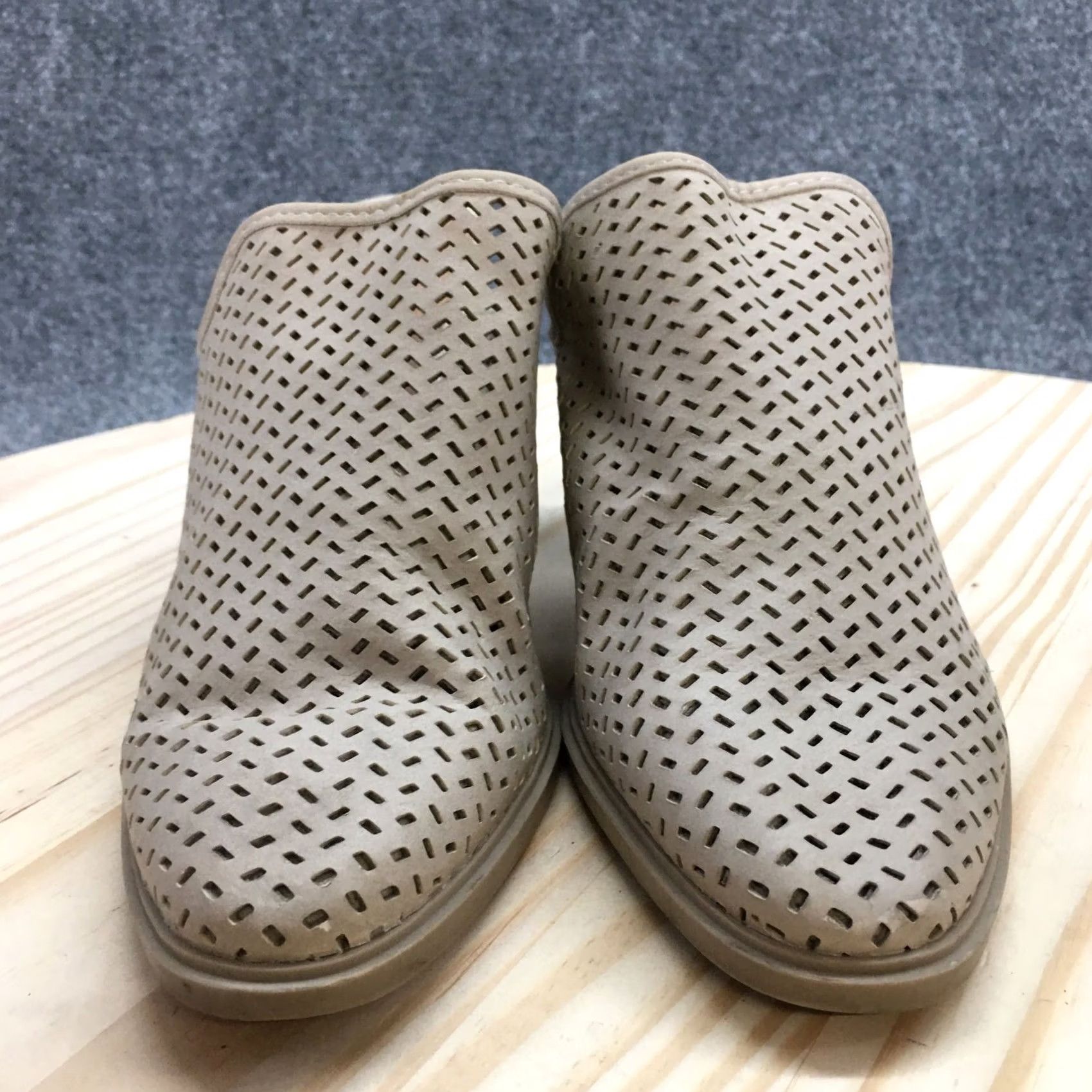 Dolce Vita DV Dolce Vita Kenli Heels Sandals Womens 7 Beige Perforated Mule Slip On Casual Size US 7 / IT 37 - 5 Thumbnail