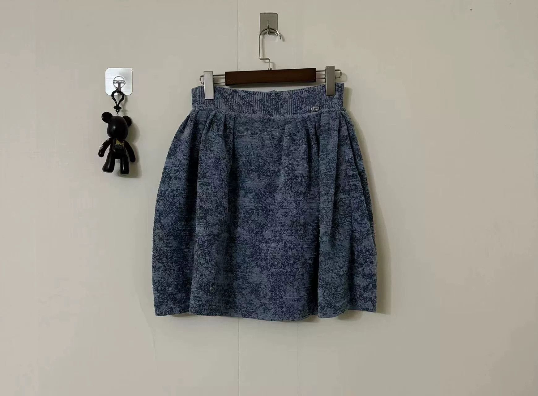 Chanel chanel flower bud half skirt Size 38" / US 16 / IT 52 - 1 Thumbnail