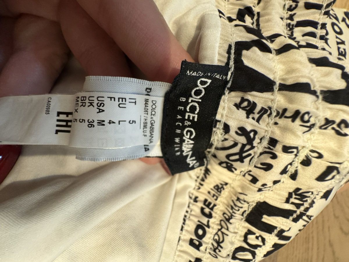 Dolce & Gabbana Dolce & Gabbana Graffiti Logo Shorts – Rare Print Size US 36 / EU 52 - 8 Thumbnail