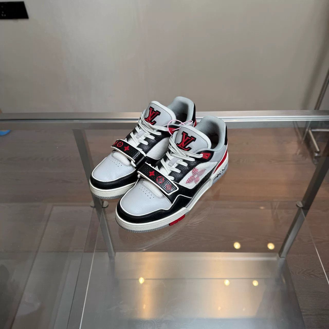 Louis Vuitton Louis Vuitton LV Trainer Black Red Size US 9 / EU 42 - 1 Thumbnail