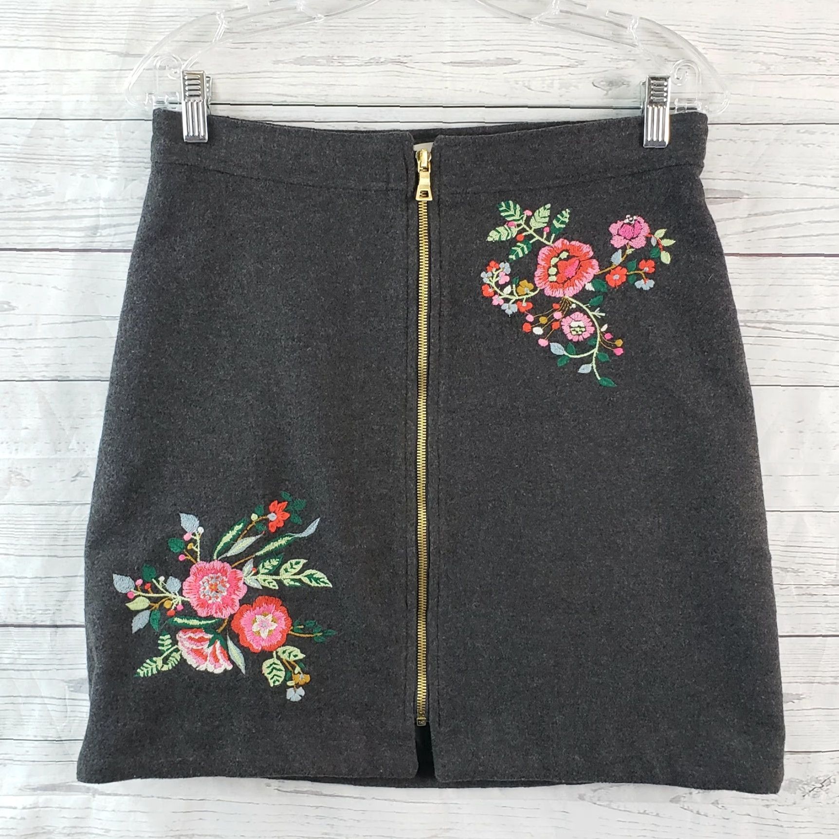 Loft LOFT Ann Taylor Womens Skirt Sz 4 Gray Pink Floral Embroidered Zip Front Short Pencil 4 Womens Size 27" / US 4 / IT 40 - 2 Thumbnail