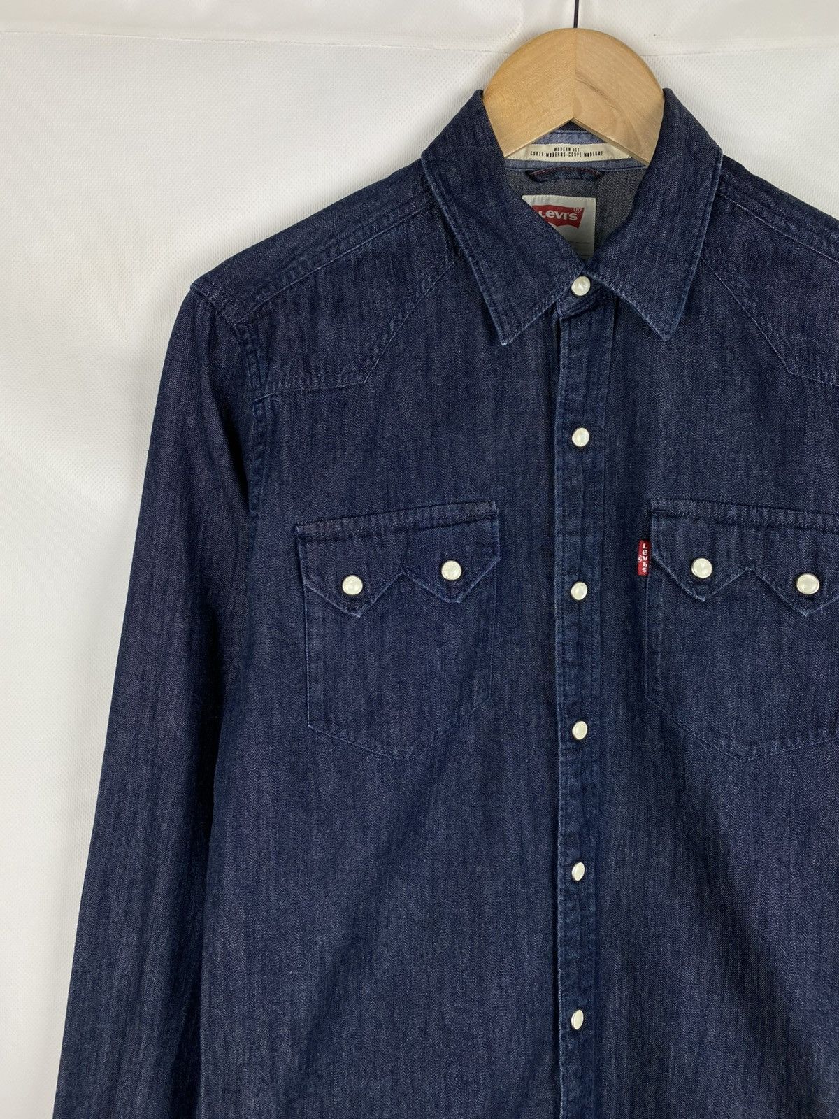 Levi's Levis men’s long sleeve denim button up shirt size S Size US S / EU 44-46 / 1 - 4 Thumbnail